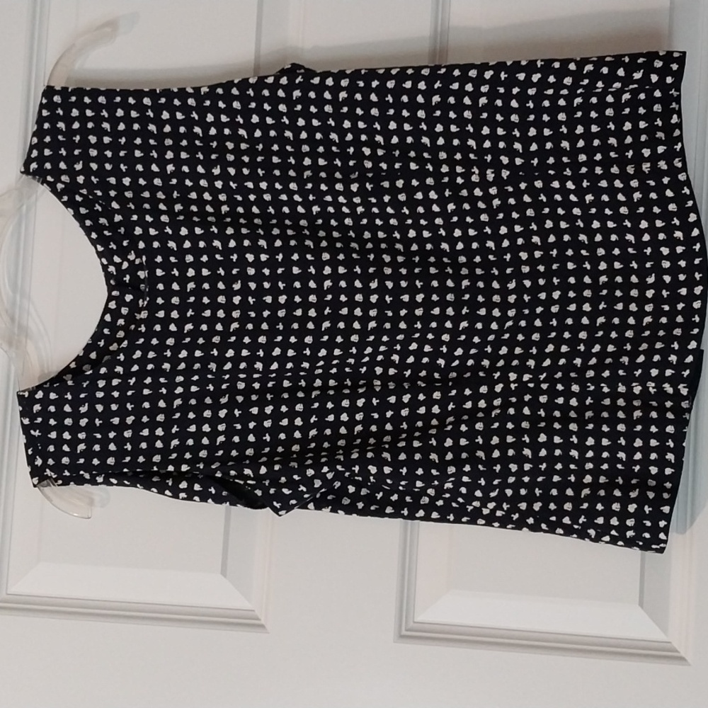 Navy/white sleeveless top